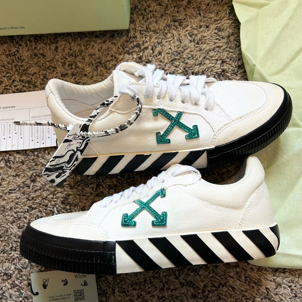 Vulc Off Whites size Eu 39